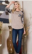 Load image into Gallery viewer, OF - Camo Print Sleeve w/Pocket - Oatmeal