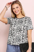 Load image into Gallery viewer, Ninexis - Round Neck Basic Tee - Grey Leo