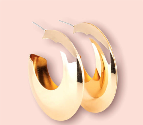 DD - Gold Hollowed Out Hoop Earrings
